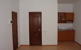 Art Avenue Aparthotel